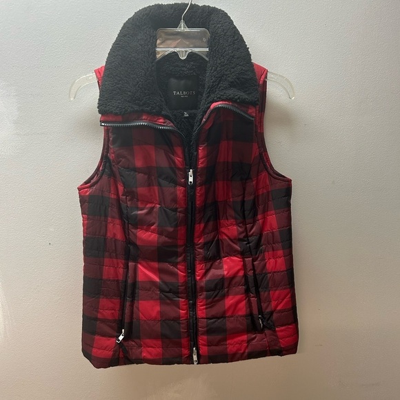 Talbots Jackets & Blazers - ‼️BF SALE‼️Talbots Red and Black Plaid Vest with Sherpa Lining Size Petite Small
